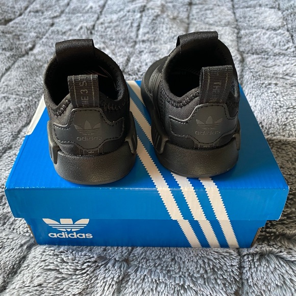 Toddler slip on Adidas size 5 all black Originals never worn - Picture 5 of 9